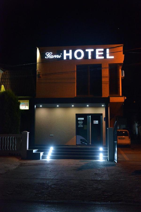 كراغوييفاك Garni Hotel Kaca المظهر الخارجي الصورة
